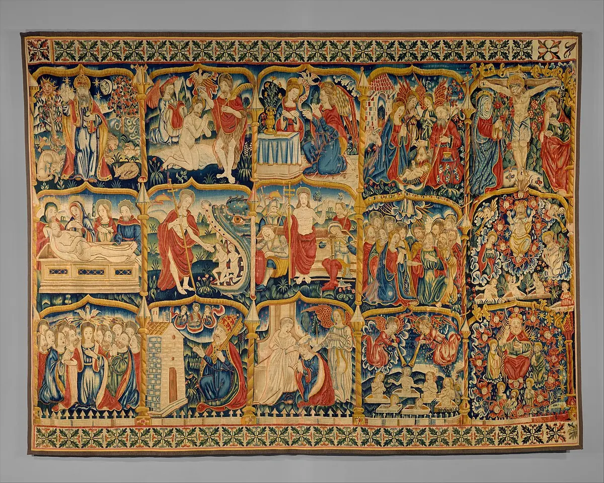 Gran tapiz dividido en muchos recuadros con escenas bíblicas de colores, de la creación a la resurrección, que ilustran uno por uno los artículos del Credo