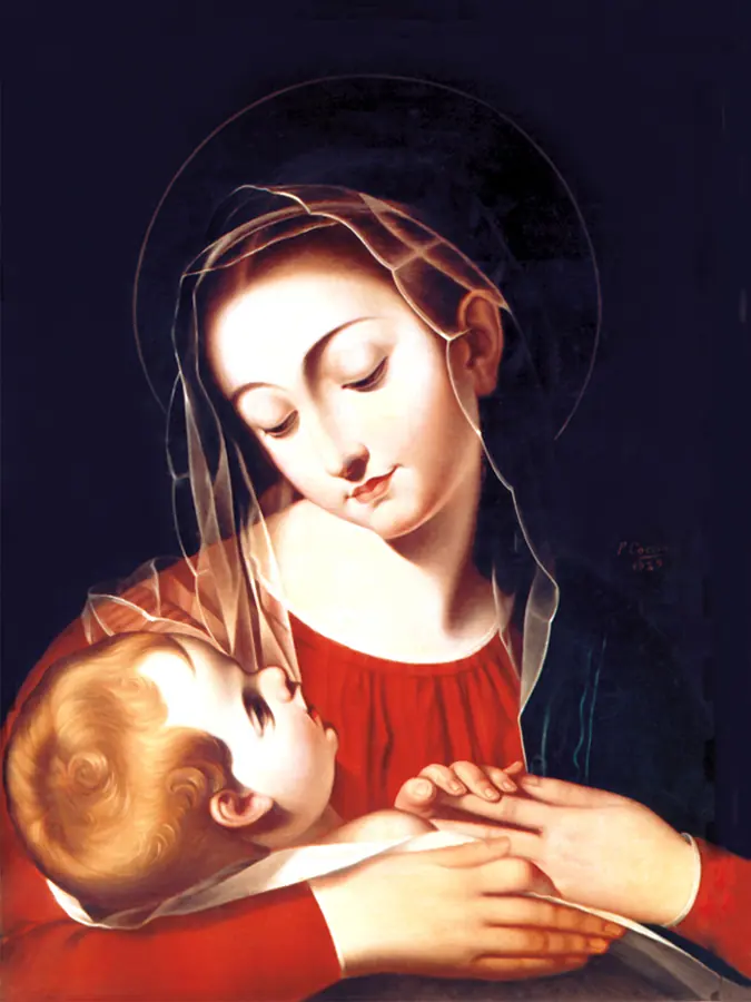 Pintura de la Virgen María con velo transparente y manto azul oscuro que inclina la cabeza con ternura sobre el Niño Jesús dormido en su regazo