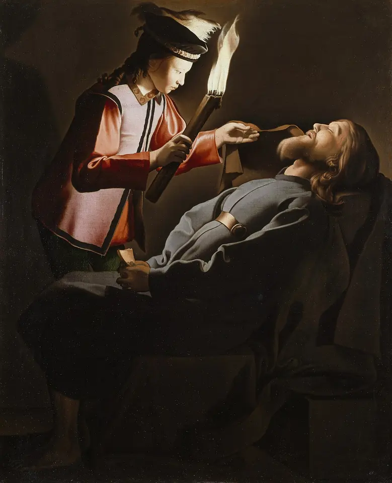 Pintura nocturna de un paje con antorcha que se inclina sobre el cuerpo de un hombre muerto, recostado y vestido de gris, y descubre la carta que tiene en la mano