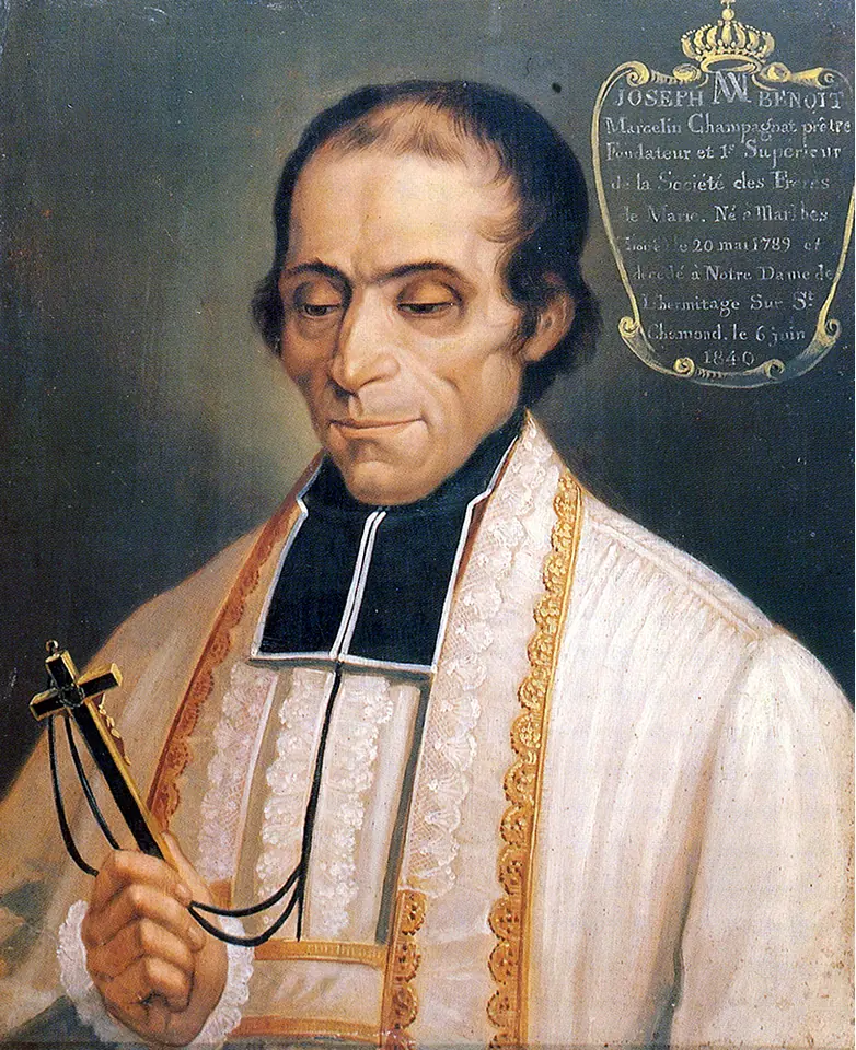 Old portrait of a priest with a long face and lowered eyes in a lace surplice and black bands, holding a crucifix, with a crowned inscription in French at the upper right
