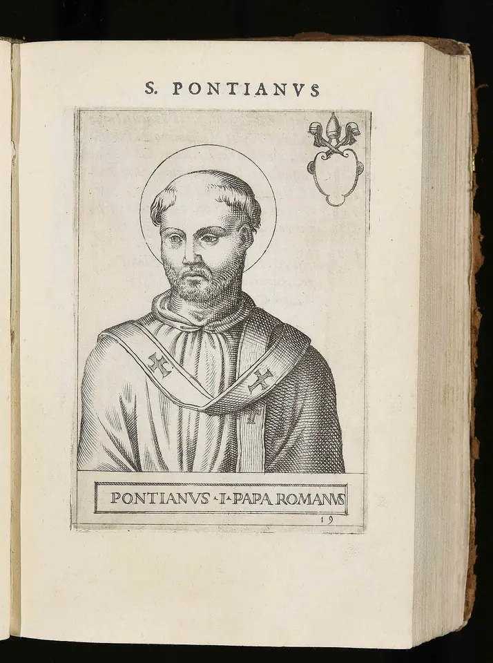 Renaissance engraved portrait of a bearded pope with a halo and a pallium marked with crosses, framed by a coat of arms and a Latin caption